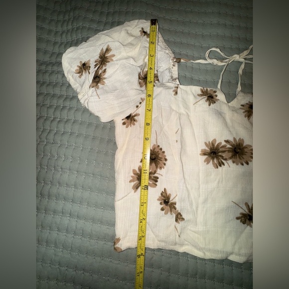 Altar'd State Cream Puff Sleeve Crop Blouse. Size Small. NWT - Picture 7 of 14